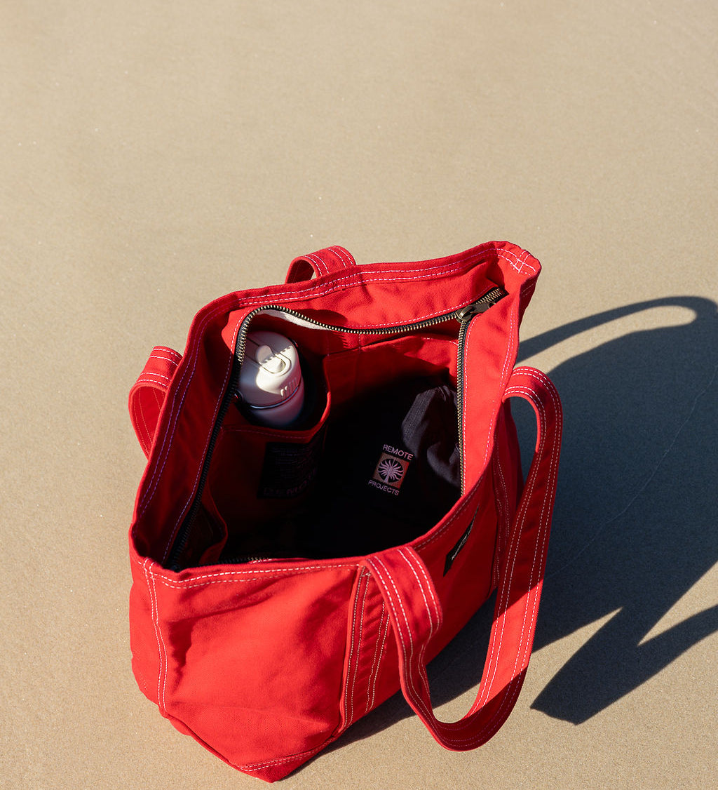 REMOTE TOTE - ROSELLA RED